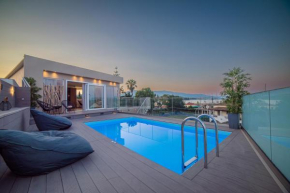 Daedalus Luxury Home - Seaview & Heated Pool